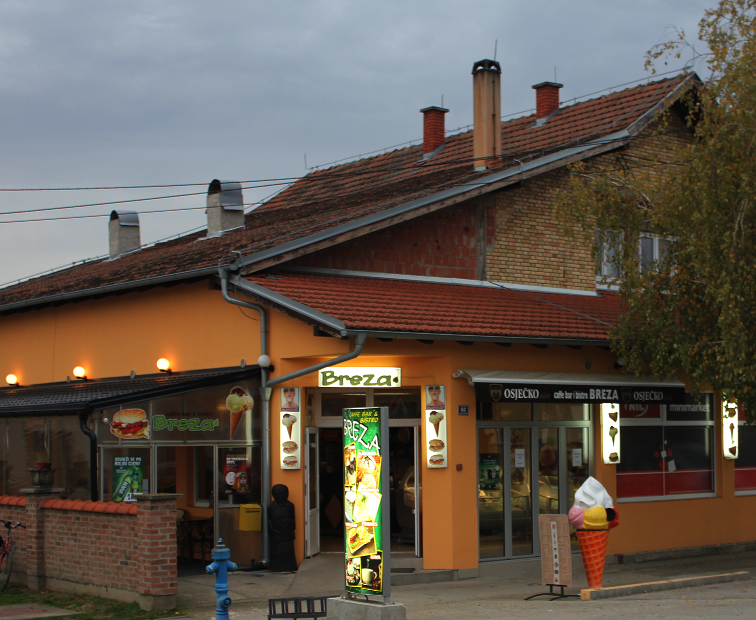 Cafe Bar Bistro Breza Slasticarnica Ernestinovo