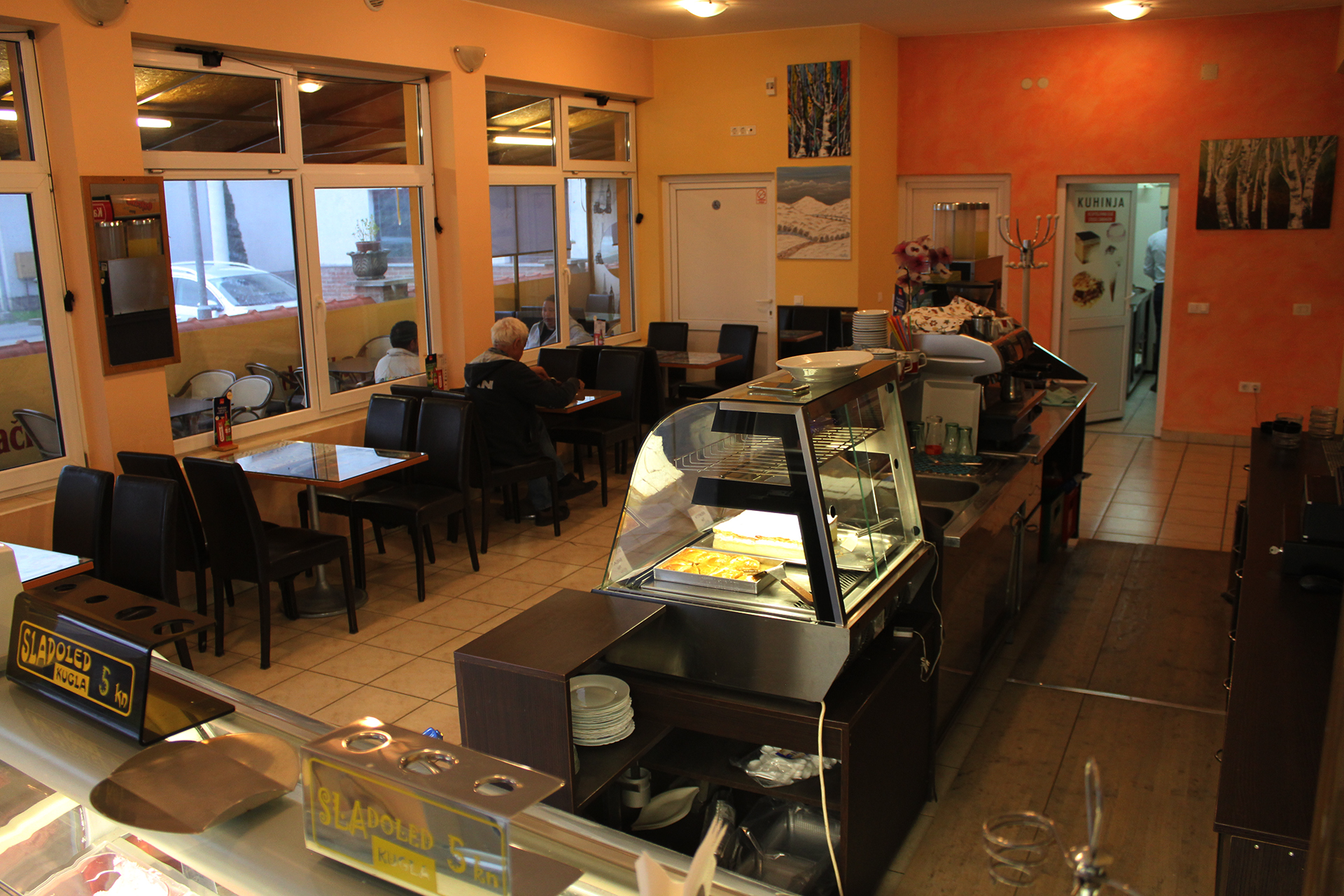 Cafe Bar Bistro Breza Slasticarnica Ernestinovo